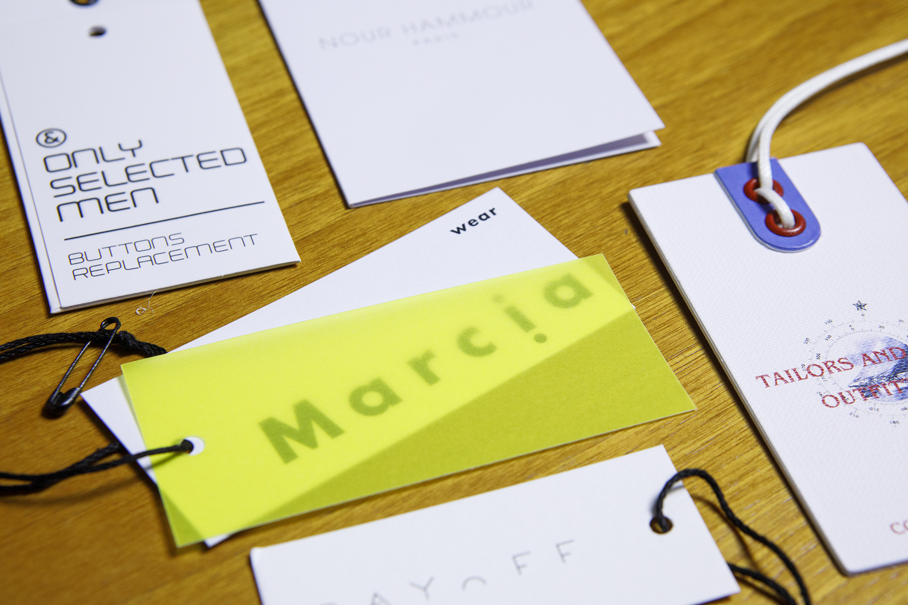 Impression étiquettes Carton et Hang Tag Personnalisé Griffes Vivienne